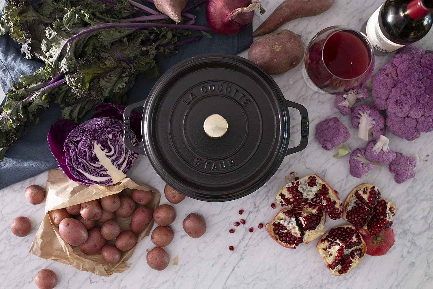 La Cocotte Round D. 24 Black Lt. 3,8 - New Classic by Staub, 4-qt Round - Image 5