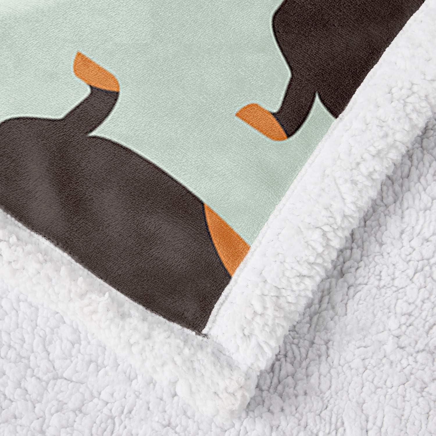 WONGS BEDDING Dachshund Sausage Blanket Reversible Dog Printed Sherpa Blanket for Kids Teens Adults Soft Warm Microfiber Fleece Solid Blanket for Bed Couch and Travel 150x200cm - Image 5