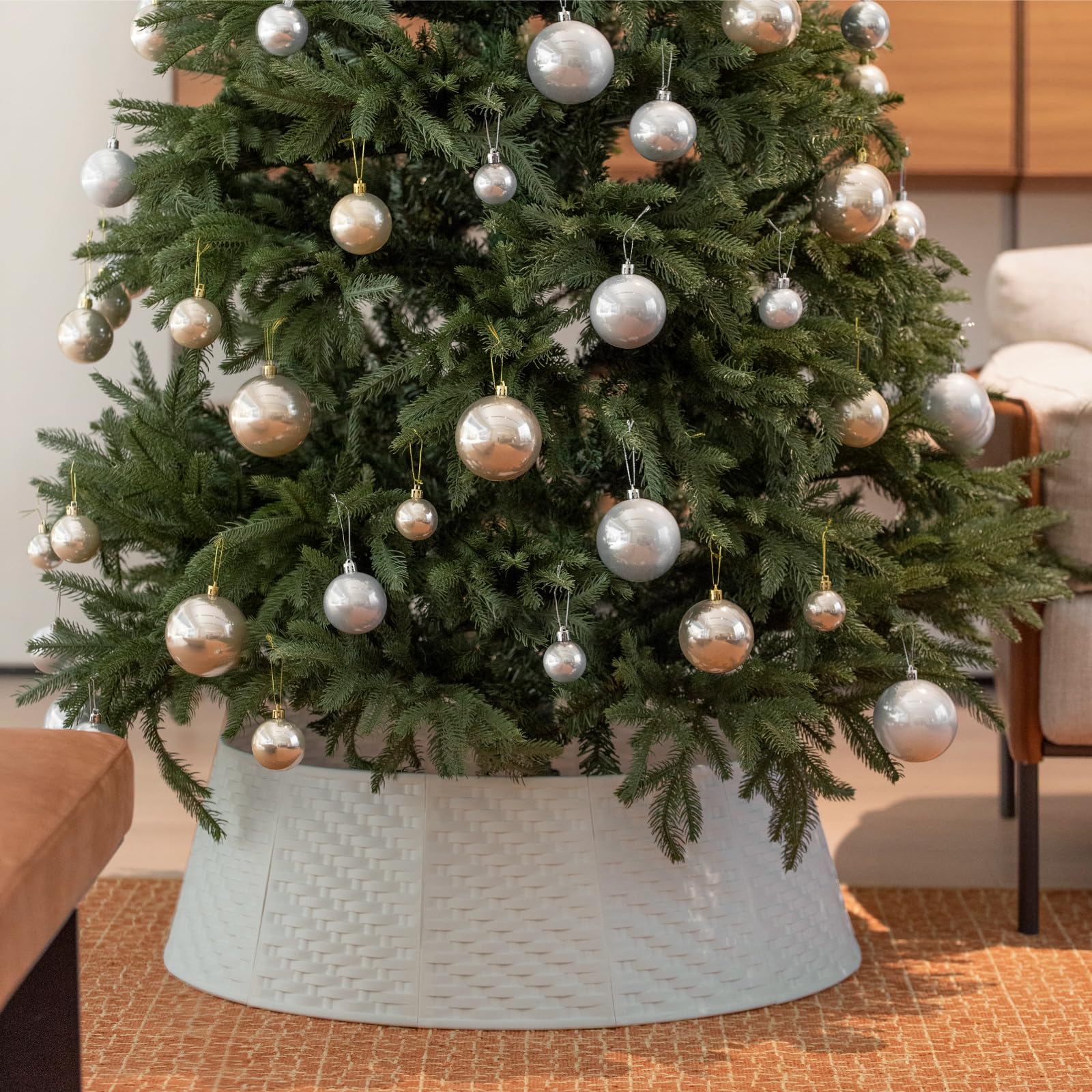 ECO FRIENDLY Round Christmas Tree Skirt - Sturdy Durable Christmas Tree Collar - Rattan Woven Design Xmas Tree Skirt - 12 Pieces Plastic Ring for Artificial or Real Trees - Natural/RECYCLED MATERIAL