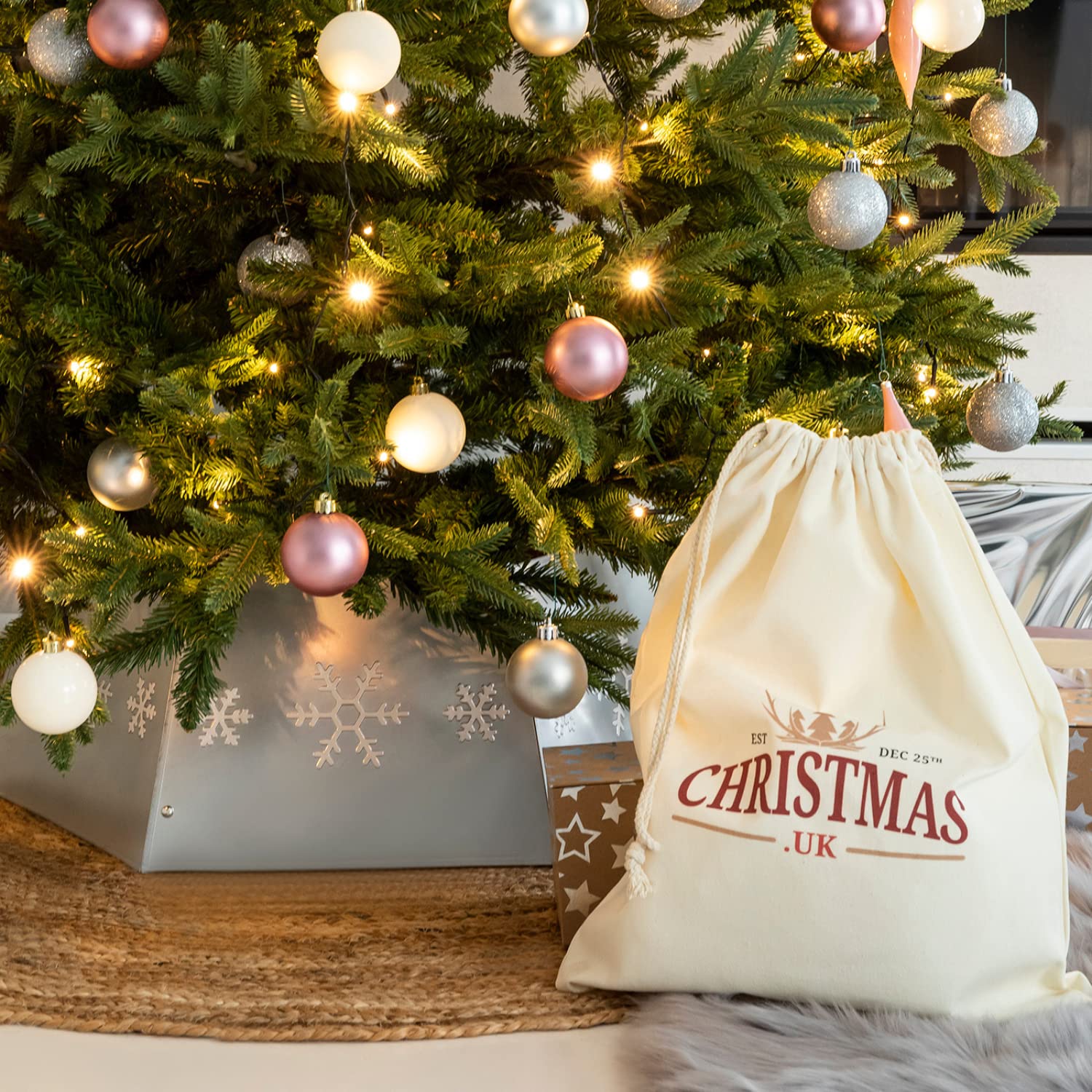 Christmas Tree Collar - Metal Christmas Tree Skirt (Silver) — image 1