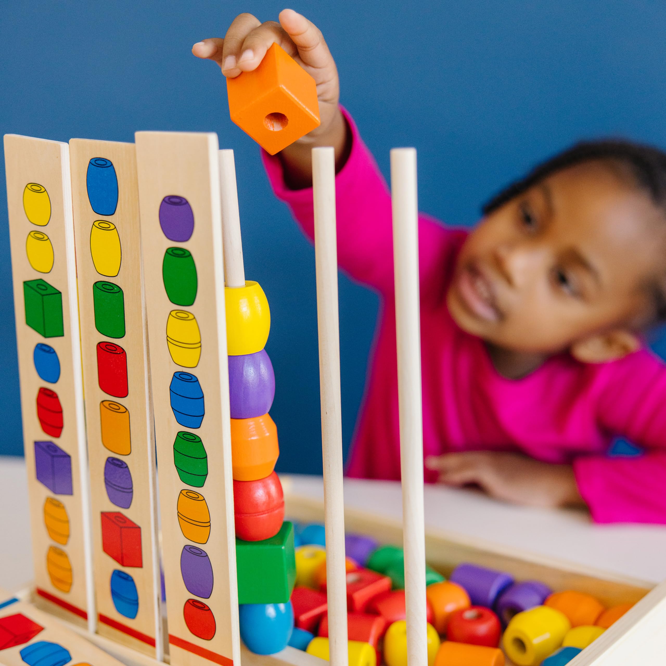 Melissa & Doug Bead Sequencing Set with 46 Wooden Beads and 5 Double-Sided Pattern Boards