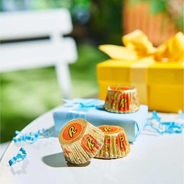 REESE’S MINIATURES MILK CHOCOLATE PEANUT BUTTER CUPS, CANDY PACKS, 0.31 OZ (105 PIECES)