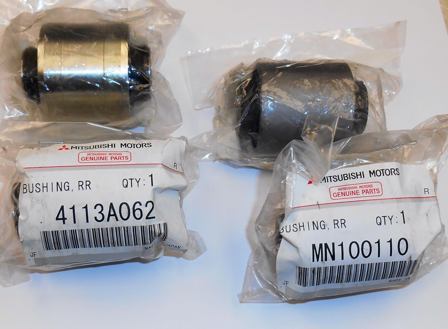 Genuine Mitsubishi Suspensión trasera inferior lateral Arm Bushing Set