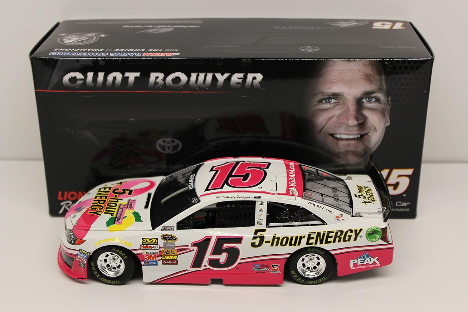 clint bowyer diecast