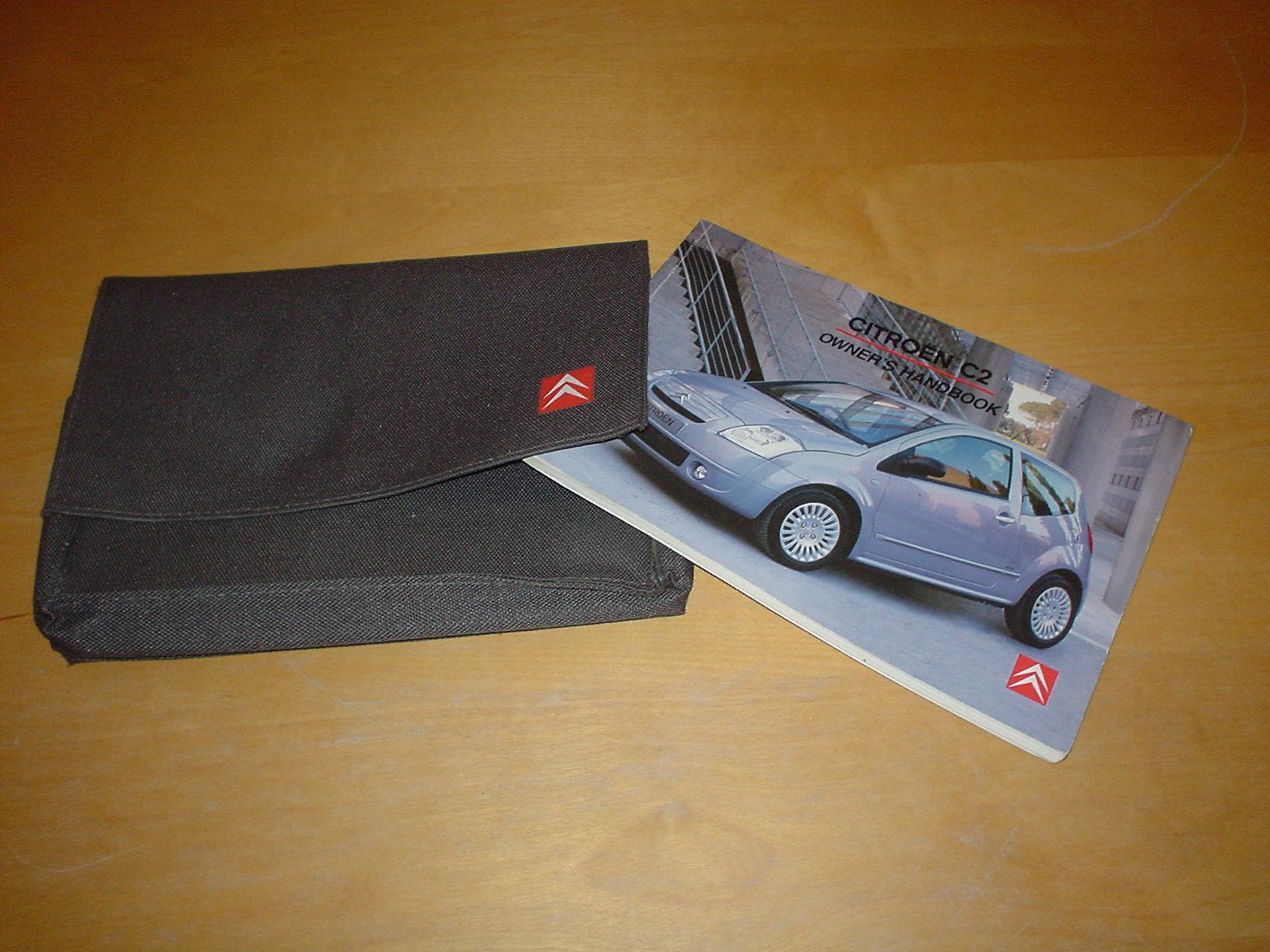 CITROEN C2 OWNERS HANDBOOK c/w WALLET - 1.1i 1.4i 1.6i PETROL 1.4 HDi  DIESEL ENGINES ENTREPRISE VTR VTS GT - OWNER'S HAND BOOK MANUAL Paperback –  2003