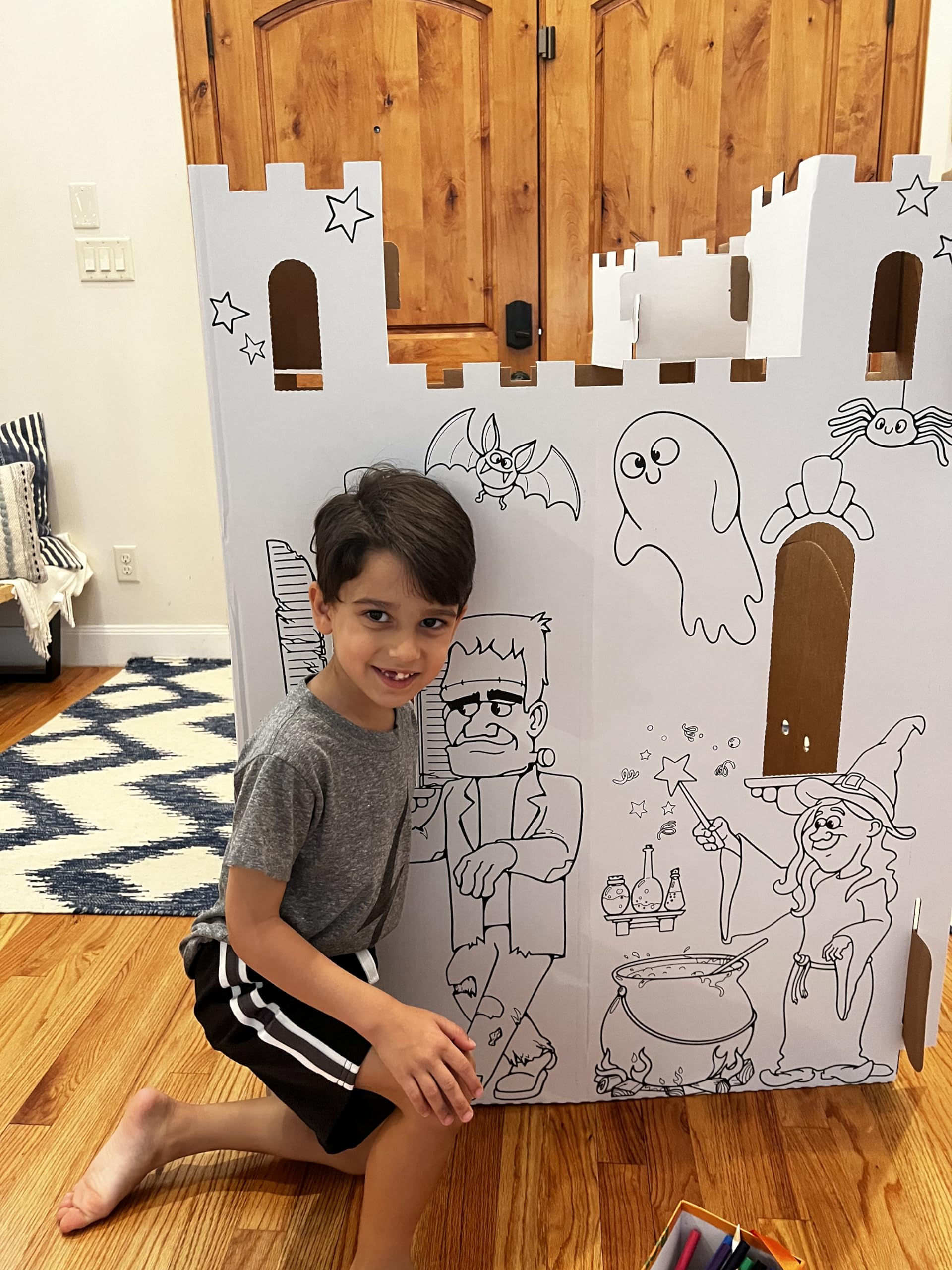 Easy Playhouse Haunted Castle - Kids Art & Craft for Indoor & Outdoor Fun, Color, Draw, Doodle on Halloween Friends– Decorate & Personalize a Cardboard Fort, 32