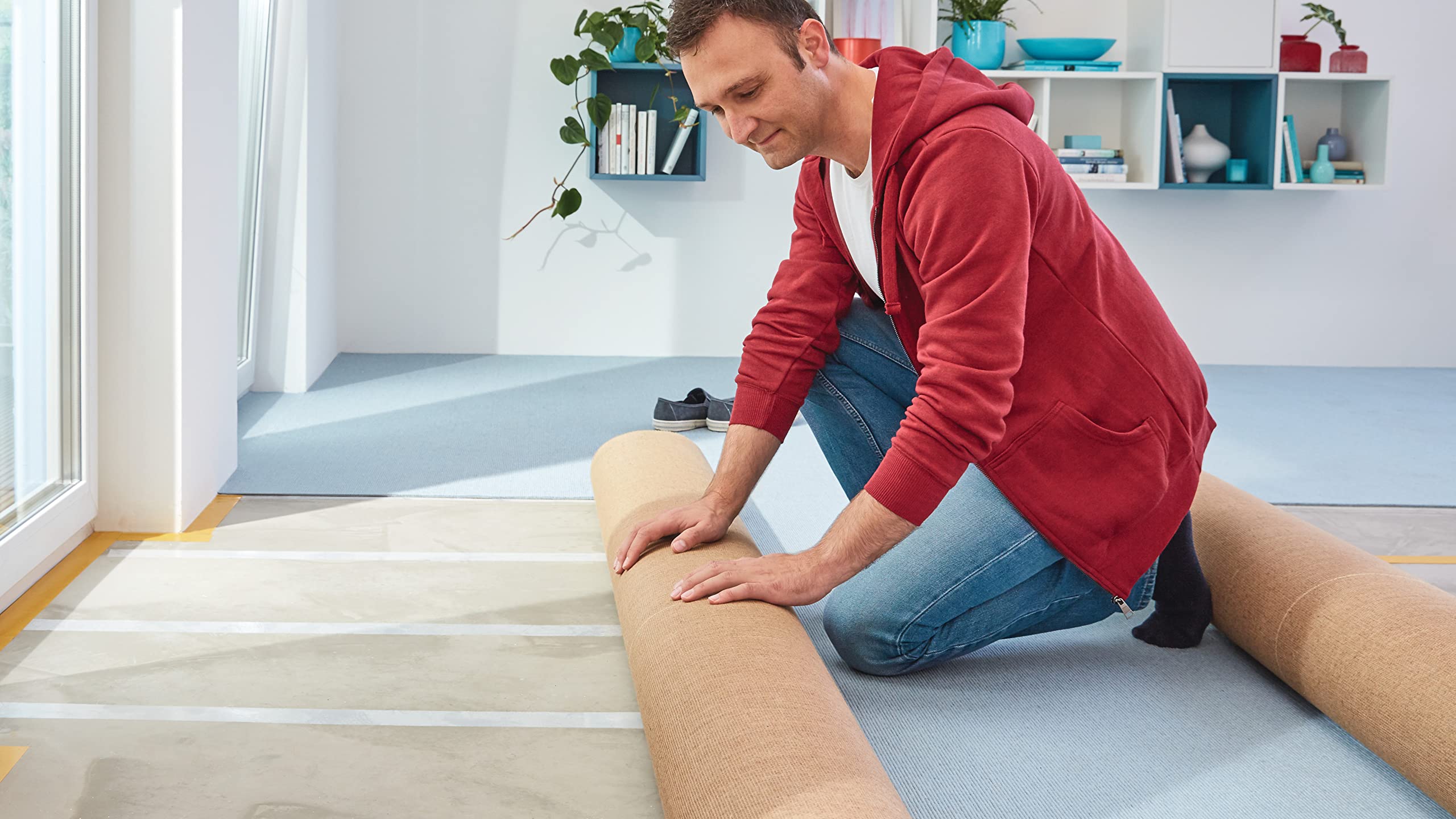 tesa Verlegeband extra stark klebend - Doppelseitiges Klebeband zum Verlegen von Teppich und PVC-Belag - doppelseitig klebend - 10 m x 50 mm 8