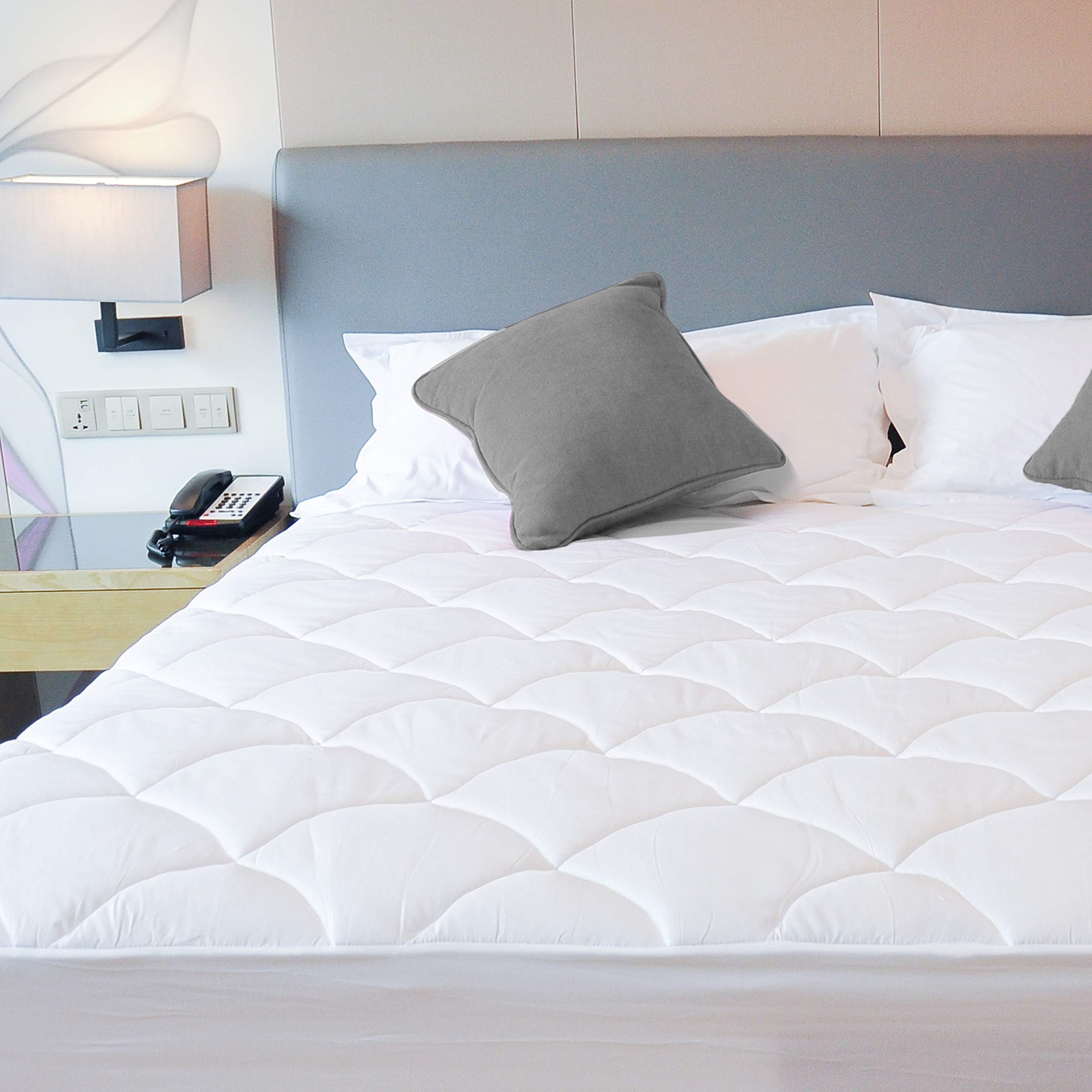 COMHO Cotton Top Bed Mattress Pad Cover (Queen)-Pillowtop Cooling Mattress Topper with Stretch Fitted Skirt (8''-16''Deep Pocket)