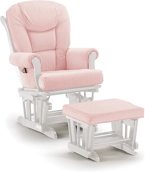 baby rubbing hands together