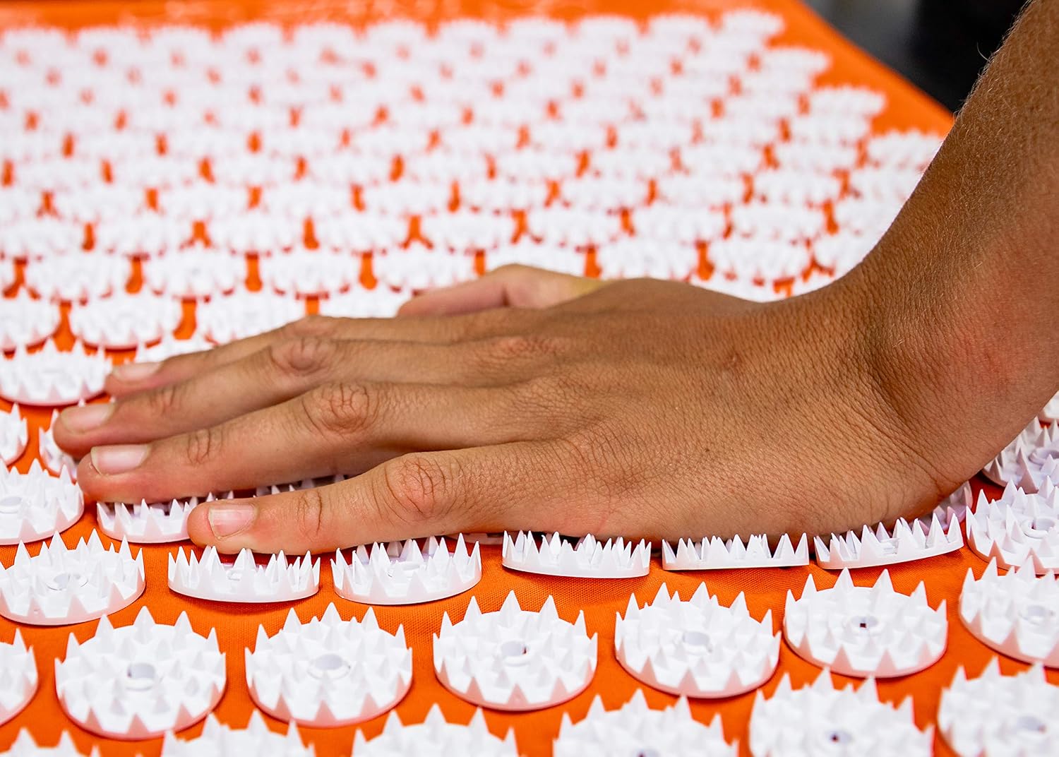 Amazon Com The Shakti Mat The Original Acupressure Mat Deep Relaxation In 20 Minutes Ethically Handcrafted With Organic Materials Made To Last A Lifetime 60 Day Returns 10 000 Online Reviews Health Personal Care