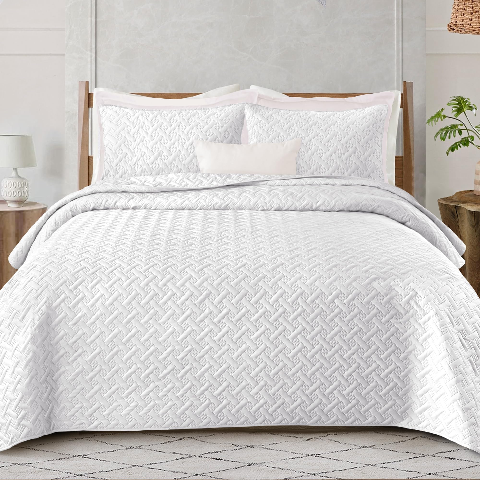 Photo 1 of Exclusivo Mezcla Soft Quilt Set Queen Full Size, 3 Pieces Lightweight Quilts White Bedspreads Coverlets Bedding Set for All Seasons, Weave Pattern