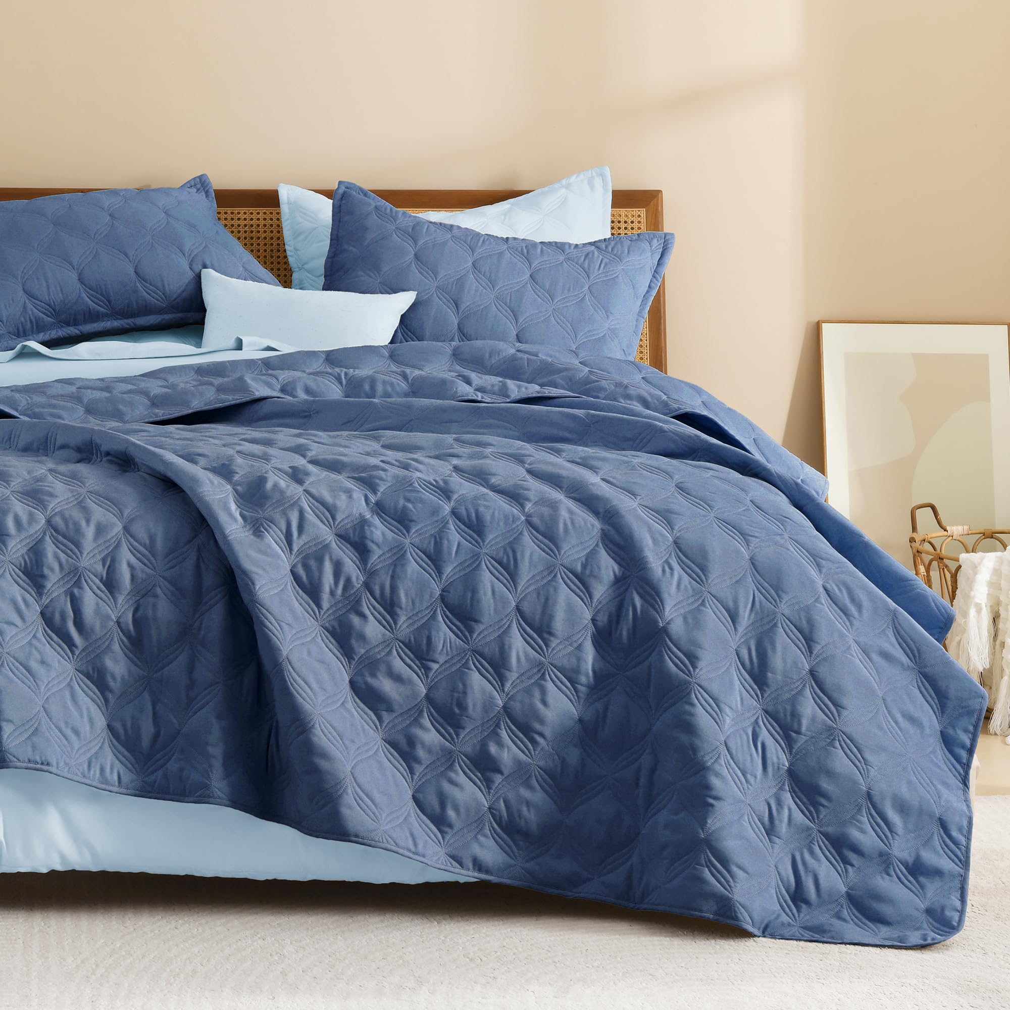Litanika California King Quilt Bedding Set, Ocean Blue Oversized Lightweight Comforter Bedspreads & Coverlets, Boho Farmhouse Bedding Cover Bed Decor All Season, 3 Pieces (1 Quilt & 2 Pillowcases)