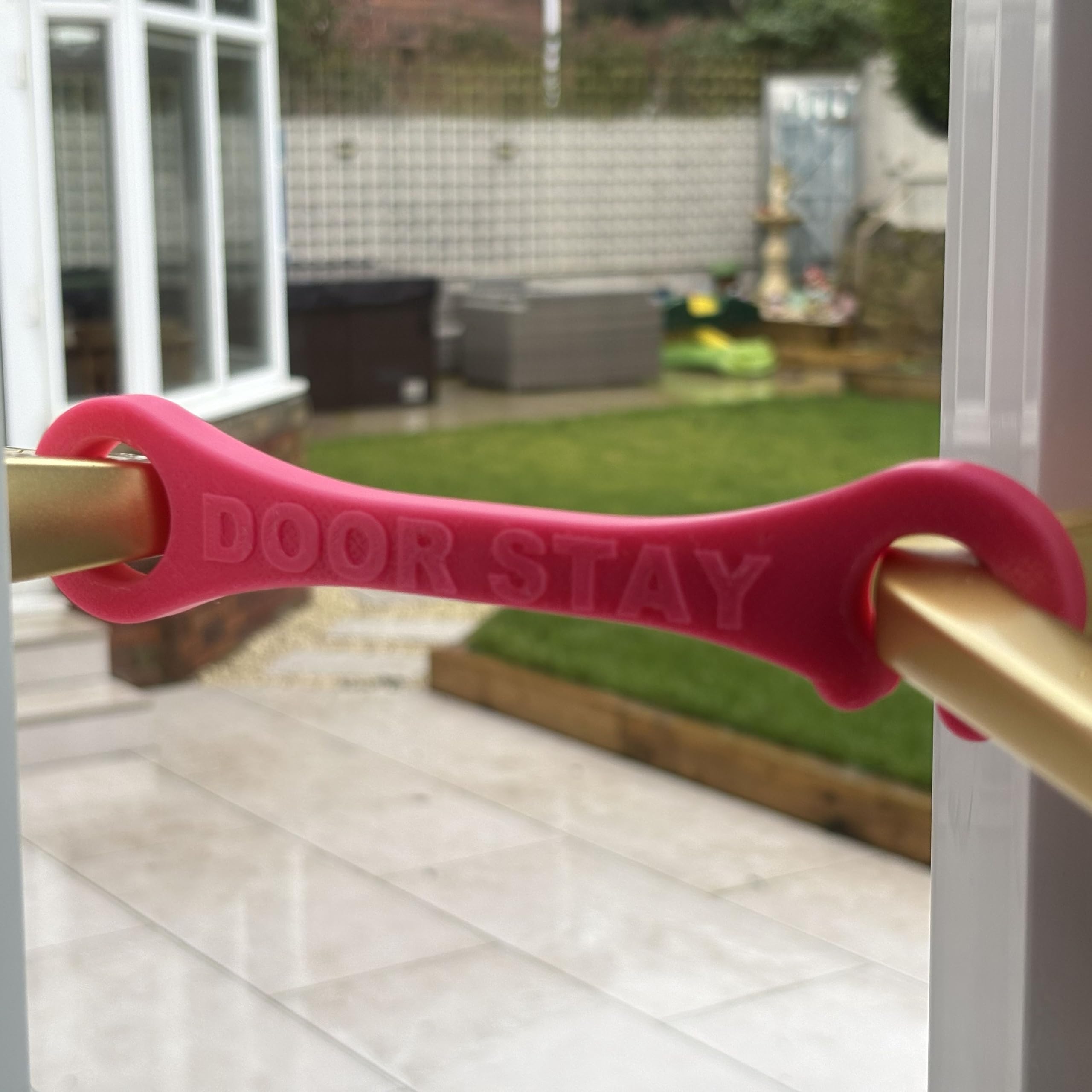 Door Stay® – Hold Open Patio Door Holder – French Door Stay Restraint – for Cats & Dogs – Ventilation Aid – Creates Controlled 18–20 cm Opening (Pink)