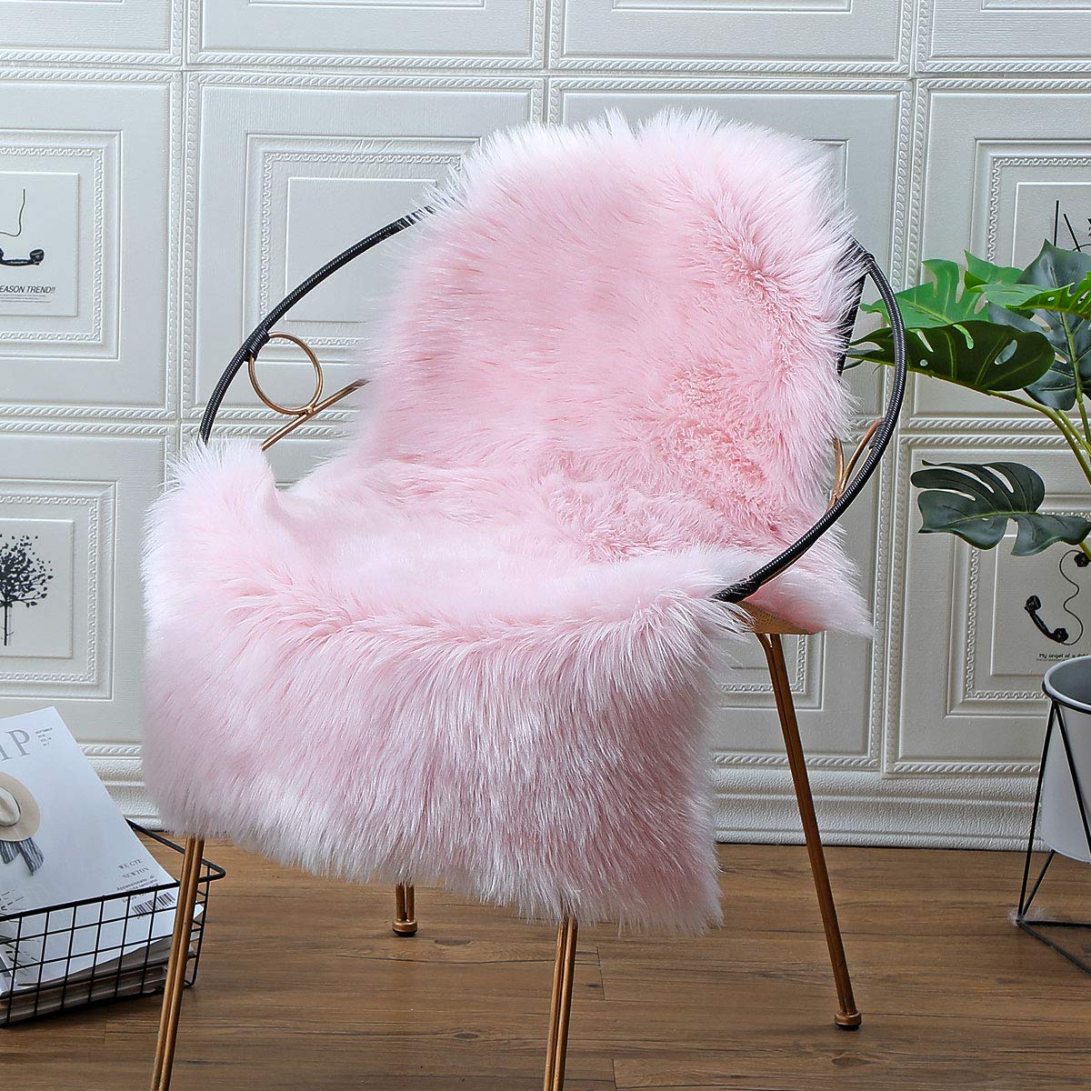 HLZDH Faux Fur Sheepskin Doormat Rug Non-Slip Luxurious Soft Artificial Wool Carpet for Living Room Bedroom Bathroom Sofa Chair Cushion (Pink, 90 X 60 CM)