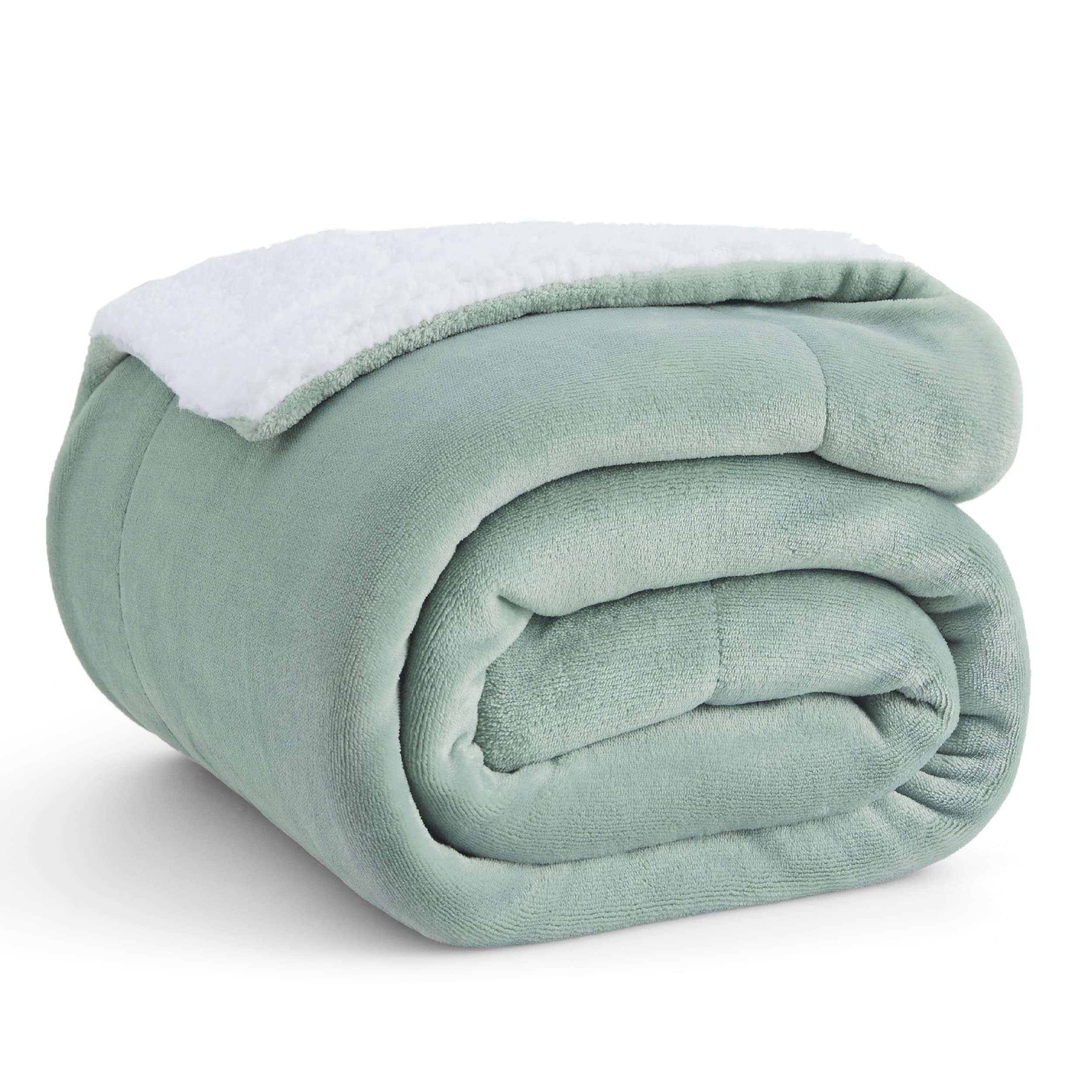 Bedsure Sherpa Fleece Throw Blanket - Thick and Warm, Fluffy Microfiber Solid & Soft Blankets for Bed and Couch Double/Twin Size, Jadeite, 150x200cm