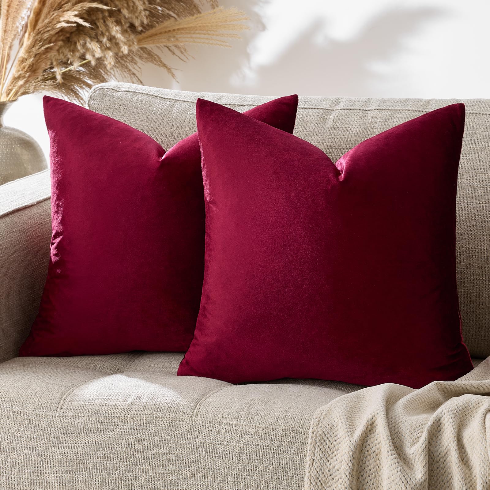 GIGIZAZA Velvet Cushion Covers 16 x 16 inches Wine Red Decorative Throw Pillowcases 40 x 40cm for Sofa Bedroom Living room 2 pack