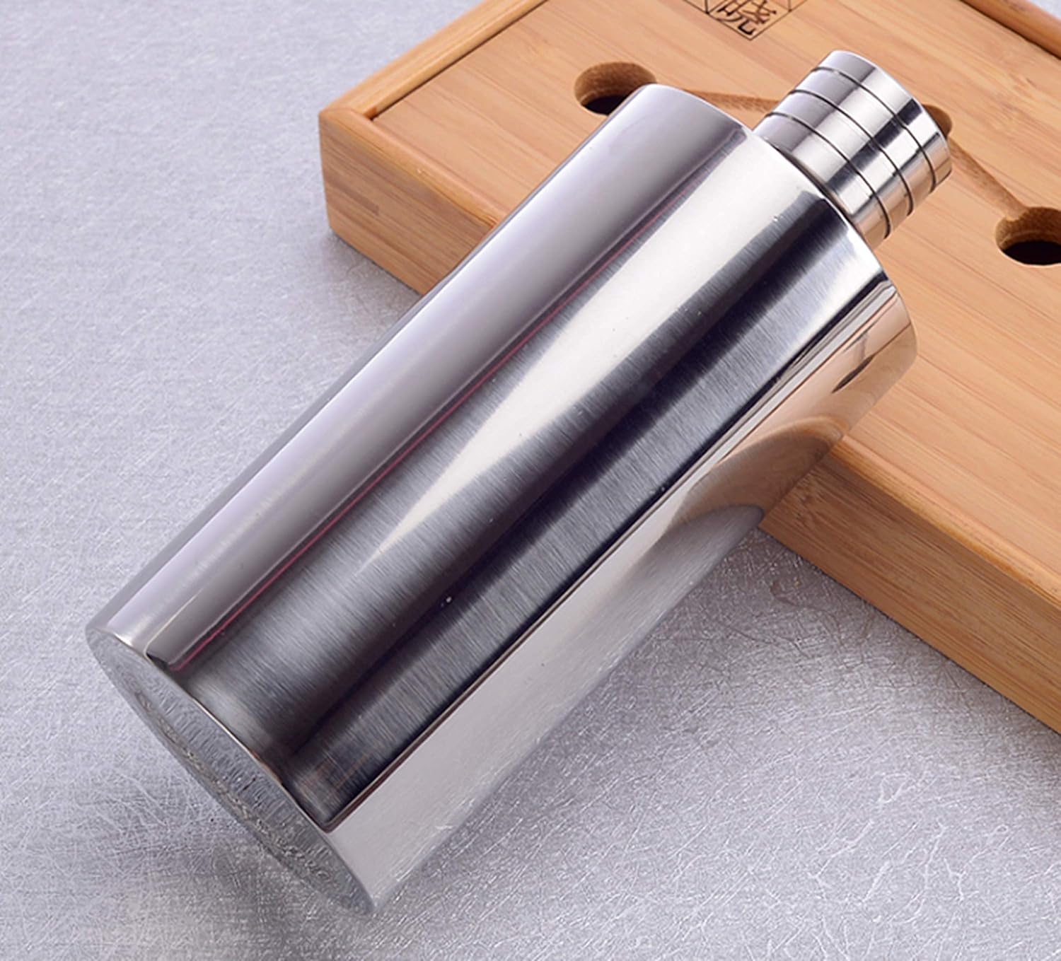 ヒップフラスコ 高級感 テンレス鋼 携帯 スキットル フラゴン 清酒