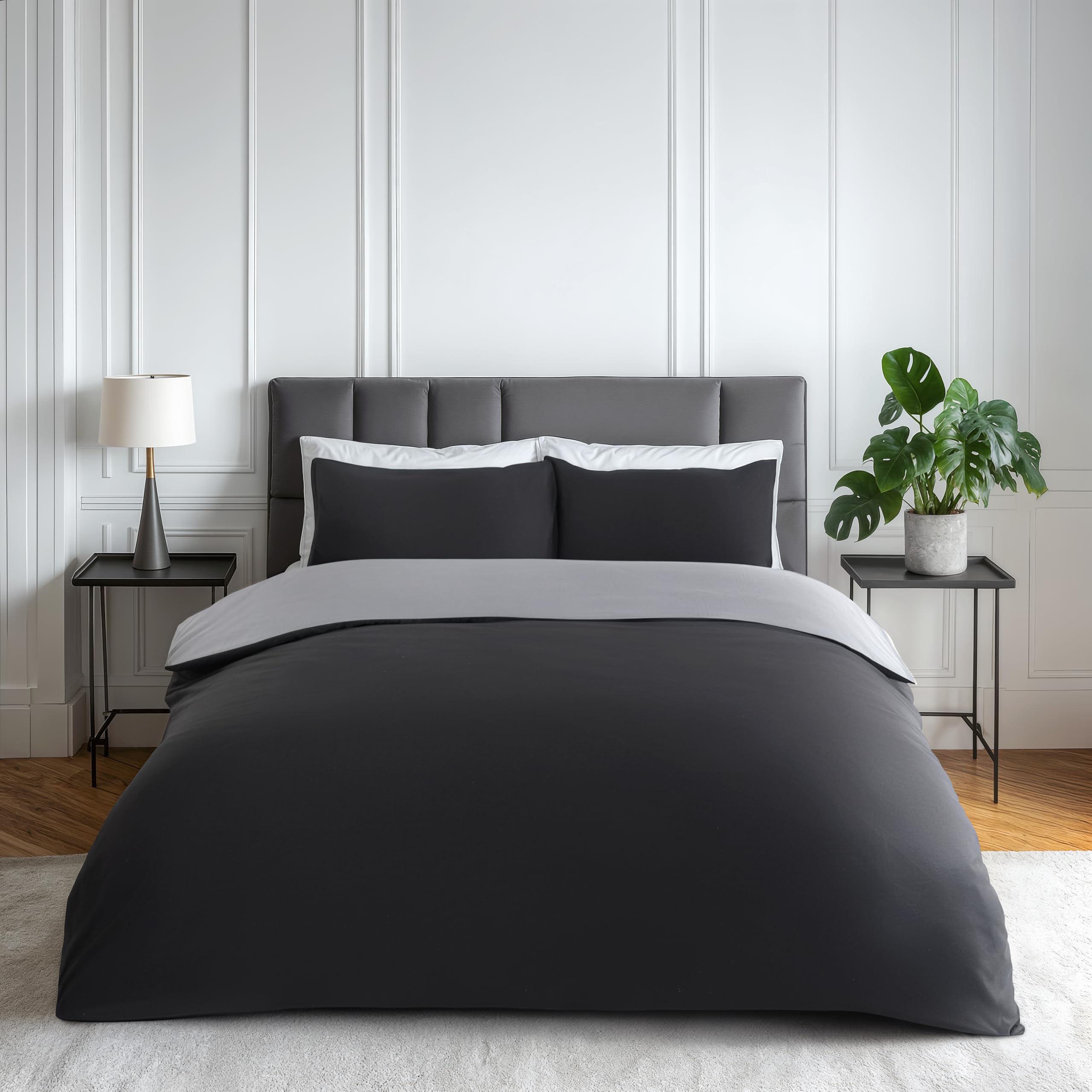 Emma Barclay Lyla Reversible Duvet Set in Black/Grey - Double