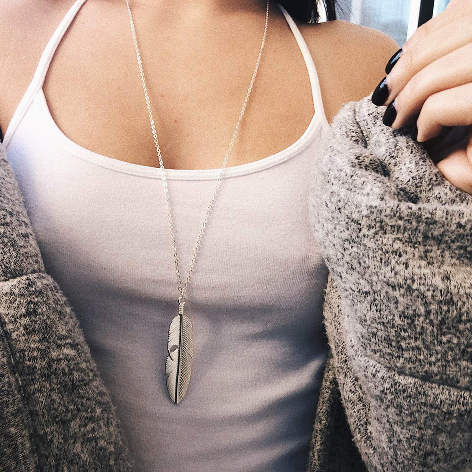 TseenYi Boho Long Feather Necklace Silver Feather Pendant Chain Necklace Long Drop Necklace Vintage Jewelry for Women and Girls