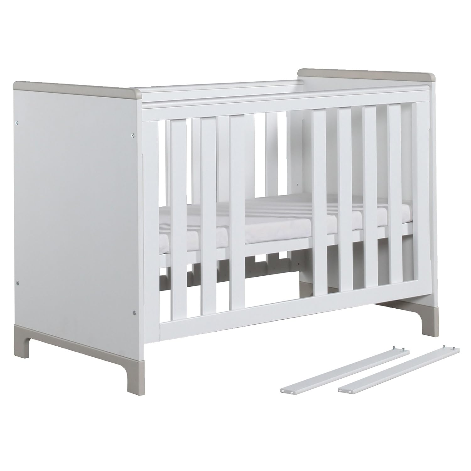 baby white cot
