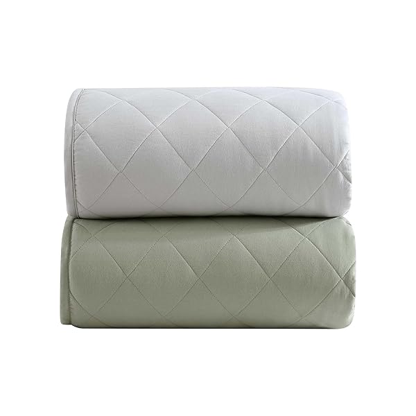 EDDIE BAUER – QUEEN SIZE BLANKET, SOFT & REVERSIBLE PLUSH BED BLANKET, BRUSHED FOR EXTRA SOFTNESS WITH A PLUSH SMOOTH TEXTURE, THROW BLANKET FOR COUCH OR BED (CLASSIC SOLID GREY)
