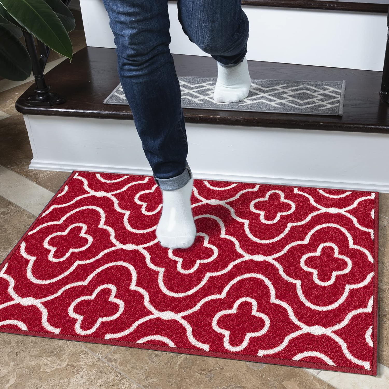 GULLAMBO Washable Door Mat Indoor - Non Slip Mat For Wooden Floor - Inside Door Mat, Super Absorbent Dirt Trapper - Kitchen, Hallway Runner Rugs (Club Red, 40x60cm)