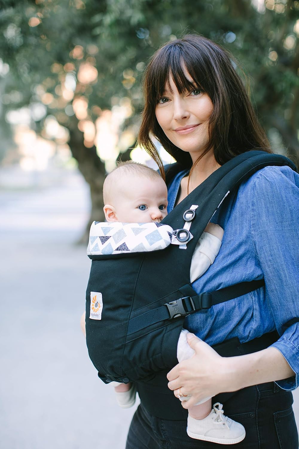 Ergobaby Porte Bebe Physiologique Et Ergonomique Pour Nouveau Ne Indigo Batik Porte Bebes Bebe Puericulture Dwteam In