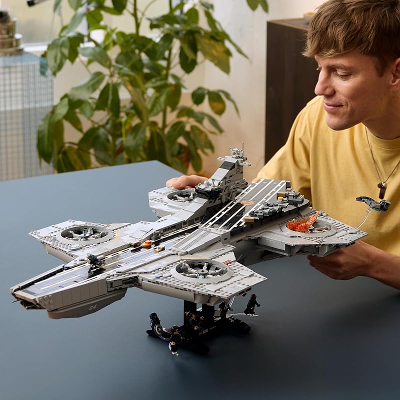 ǀ Marvel S.H.I.E.L.D.-Helicarrier - Flugzeugträger Modellbau für Erwachsene - 6 Minifiguren inkl. Captain America & Nick Fury - DIY Regaldeko - Avengers Geschenk für Fans - 76354