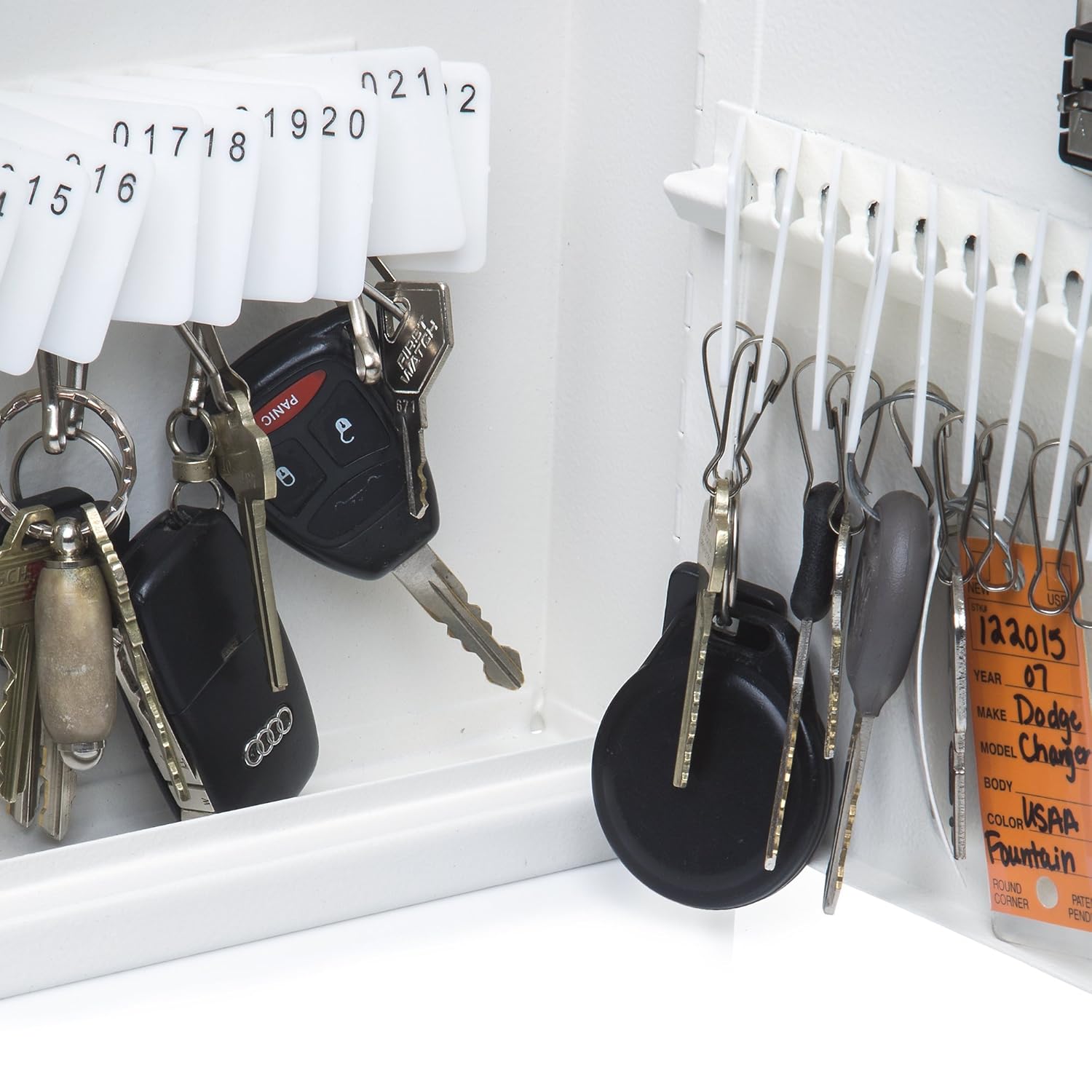 AdirOffice White 40 Key Secured with Combination Lock Holds