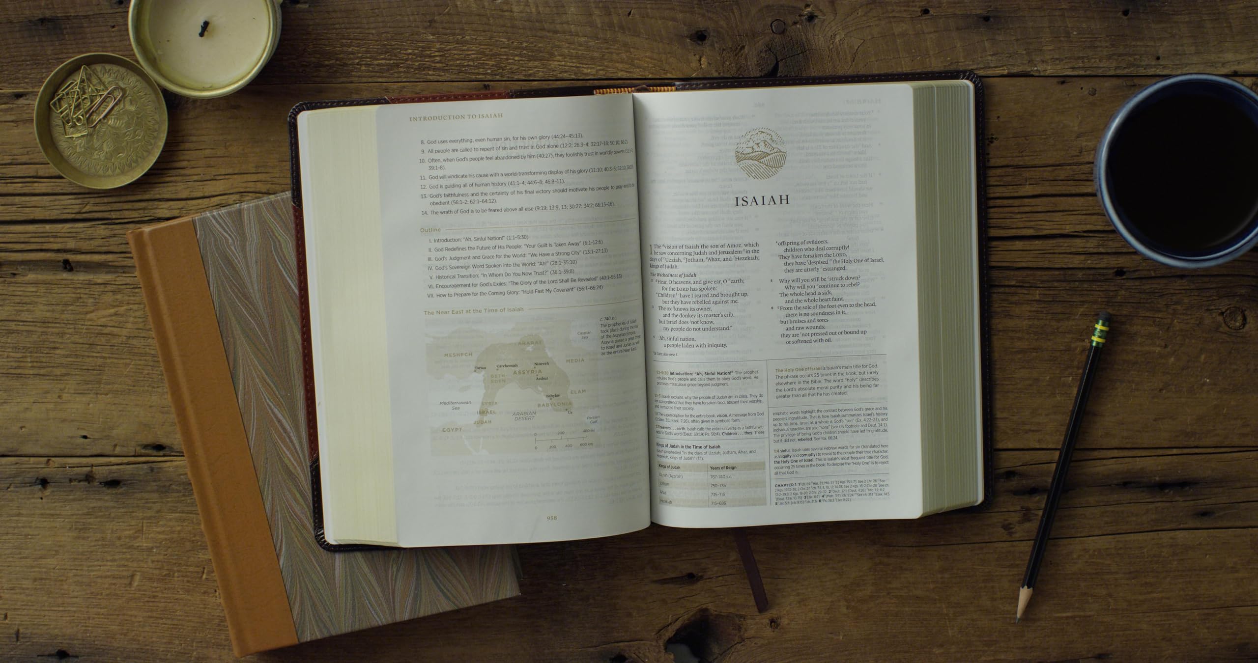 ESV Men's Study Bible (TruTone, Brown/Cordovan, Portfolio Design): Holy Bible, English Standard Version ESV Men's Study Bible (TruTone, Brown/Cordovan, Portfolio Design): Holy Bible, English Standard Version Imitation Leather
