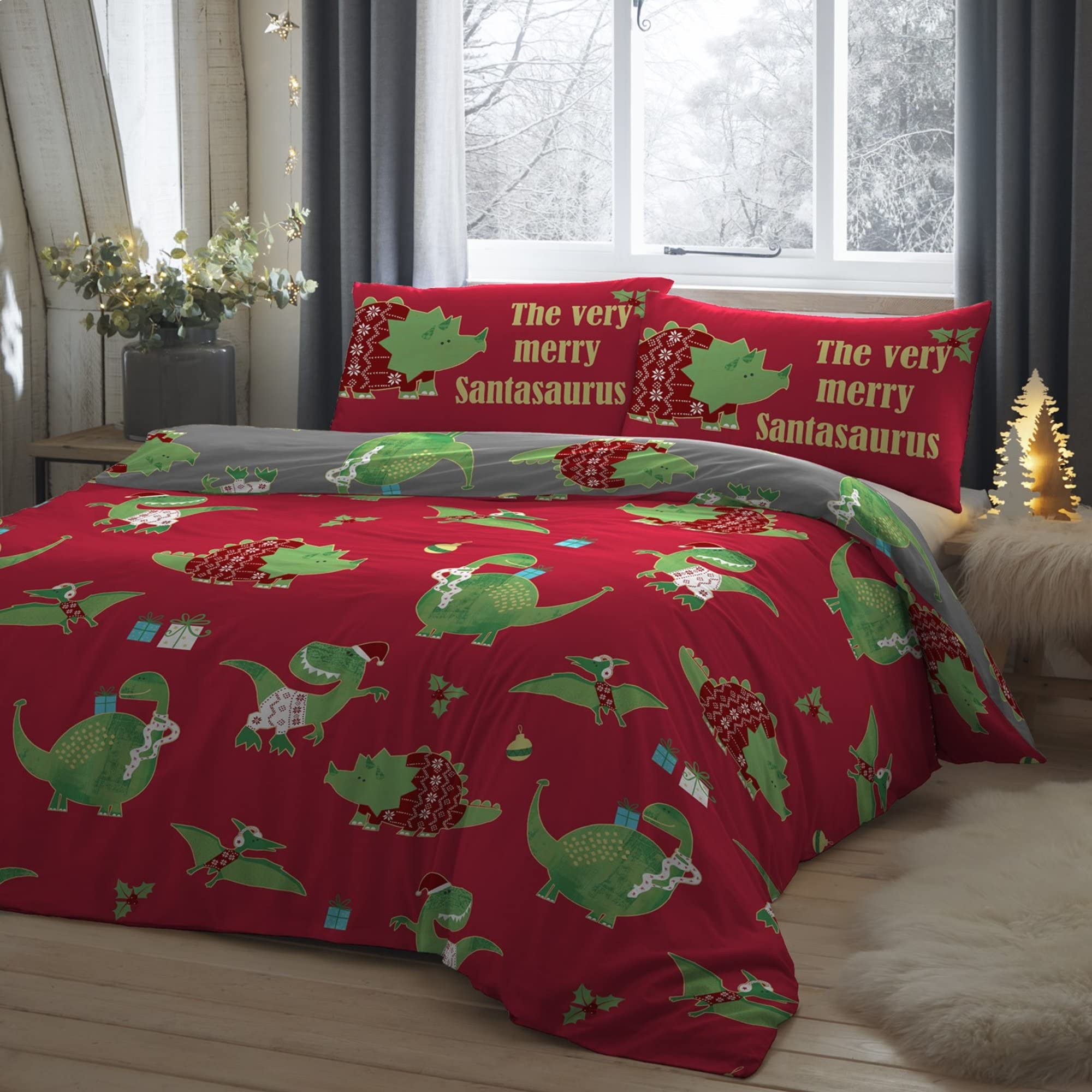 Bedlam Santasaurus Christmas Dinosaur Duvet Cover Set – Single Bedding Size (140 x 200cm) – Reversible 2 Colours – 1 Pillowcase – Cartoon Dino Print – Kids Festive Bedding – Easy Care Polycotton