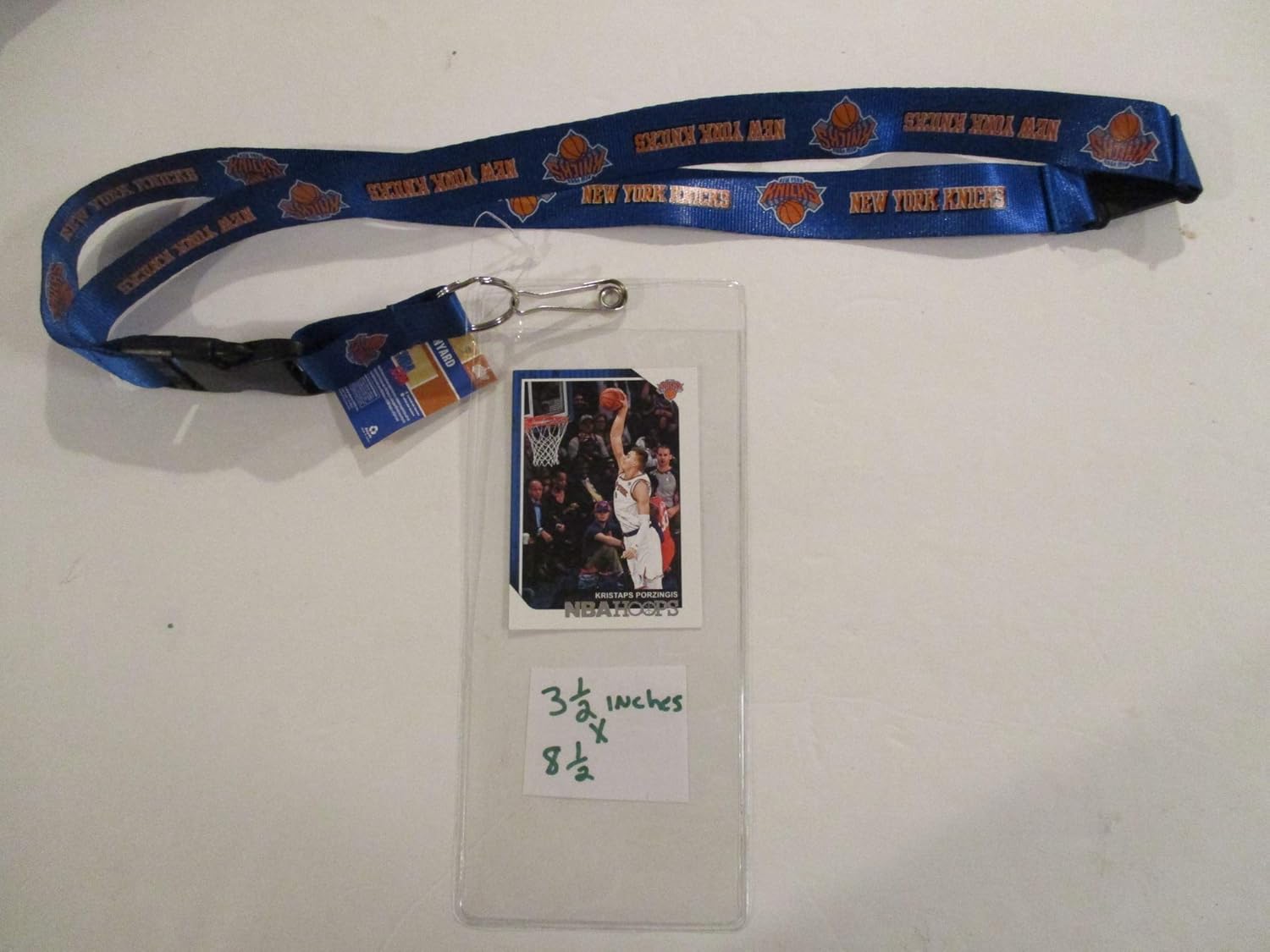 NEW YORK KNICKS LANYARD WITH TICKET HOLDER PLUS COLLECTIBLE PLAYER CARD