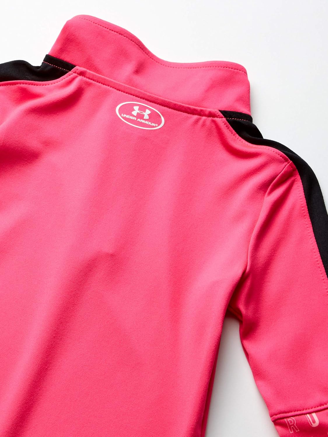 Under Armour Girls' 1/4 Zip Long Sleeve Pullover: Clothing
