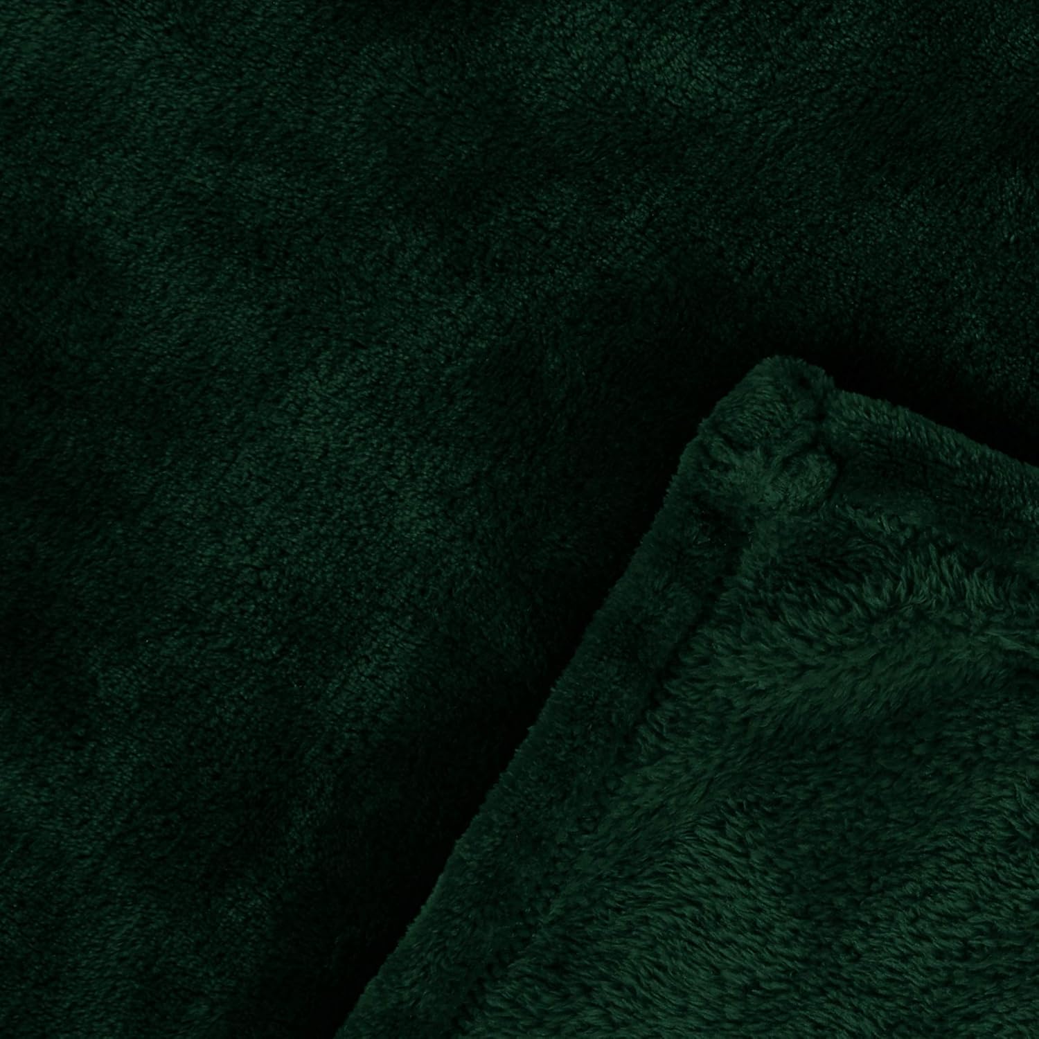 Exclusivo Mezcla Large Flannel Velvet Plush Throw Blanket - 50" x 70" (Forest Green): Home & Kitchen