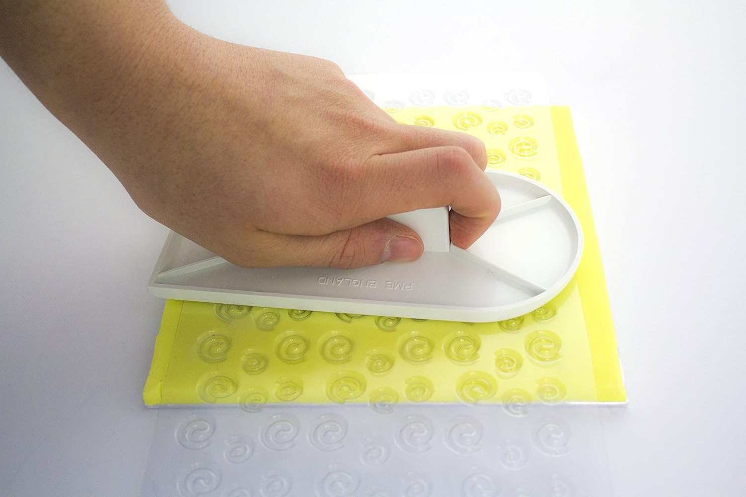 PME Swirl Design Impression Mat, Transparent, 30.5L x 15W cm - Image 4