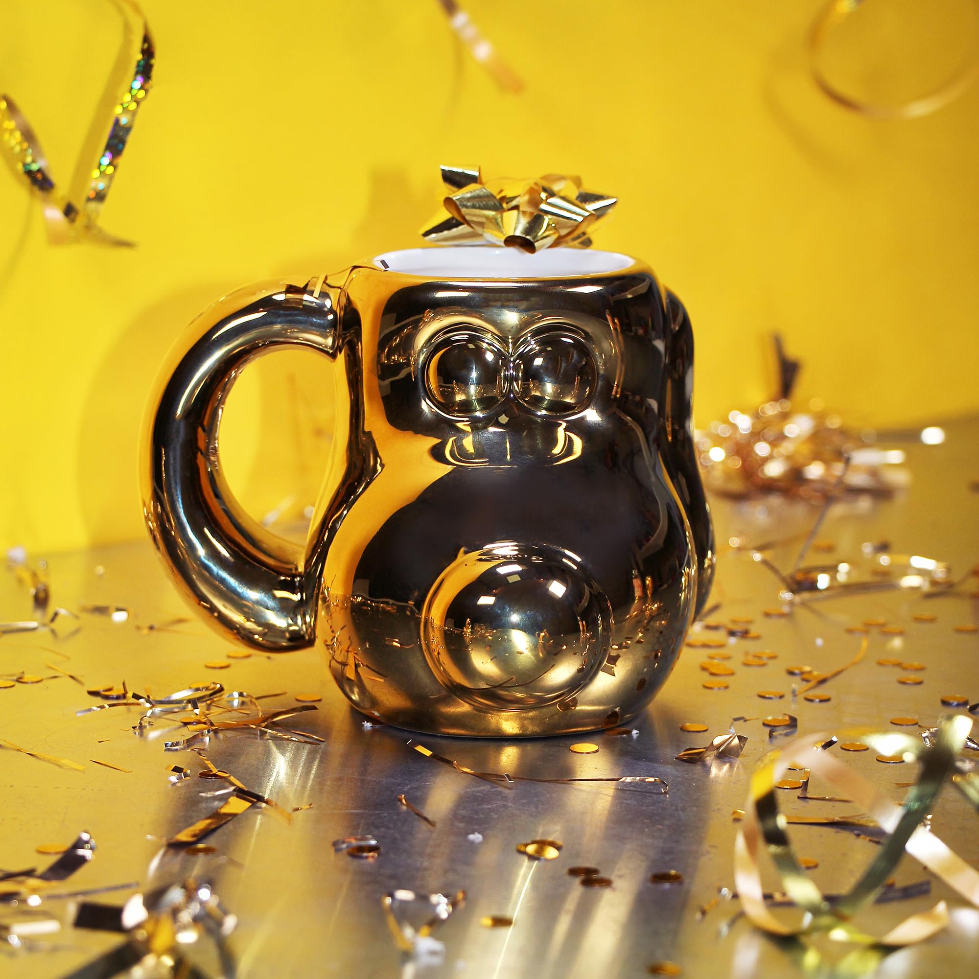 Half Moon Bay Aardman - Shaped Mugs - Wallace & Gromit Special Edition Shaped Mug - Gold Gromit