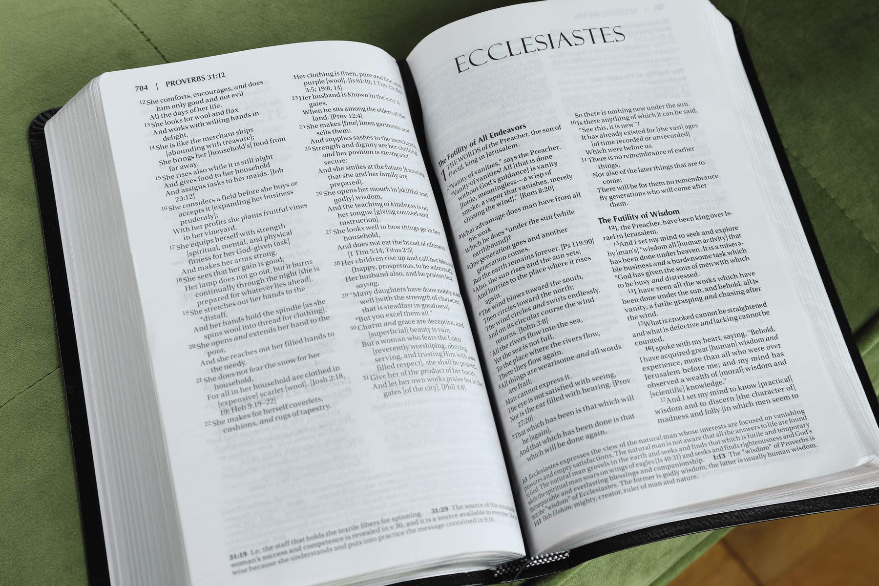 Amplified Holy Bible, Bonded Leather, Black: Captures the Full Meaning Behind the Original Greek and Hebrew Amplified Holy Bible, Bonded Leather, Black: Captures the Full Meaning Behind the Original Greek and Hebrew Bonded Leather