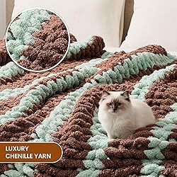 L'AGRATY Chunky Knit Blanket