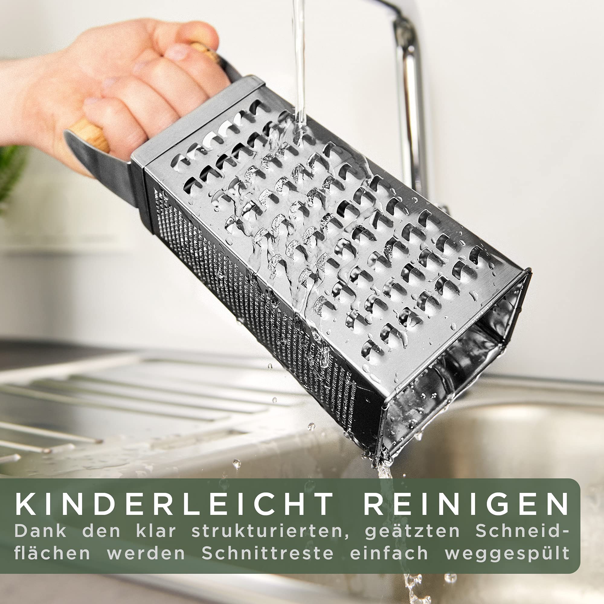 WALDWERK Design Reibe (24,5x10,5cm) - Gemüsehobel aus Edelstahl mit geätzten Schneiden - Käsereibe mit Auffangbrett aus Echtholz - Plastikfreie Küchenreibe 5