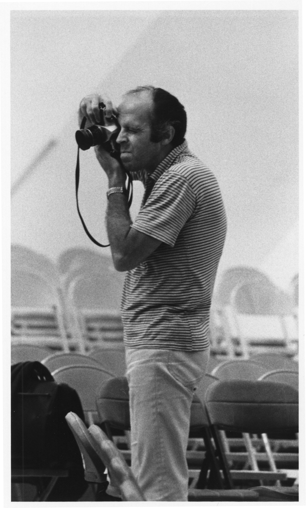 Earle Brown bei Amazon Music