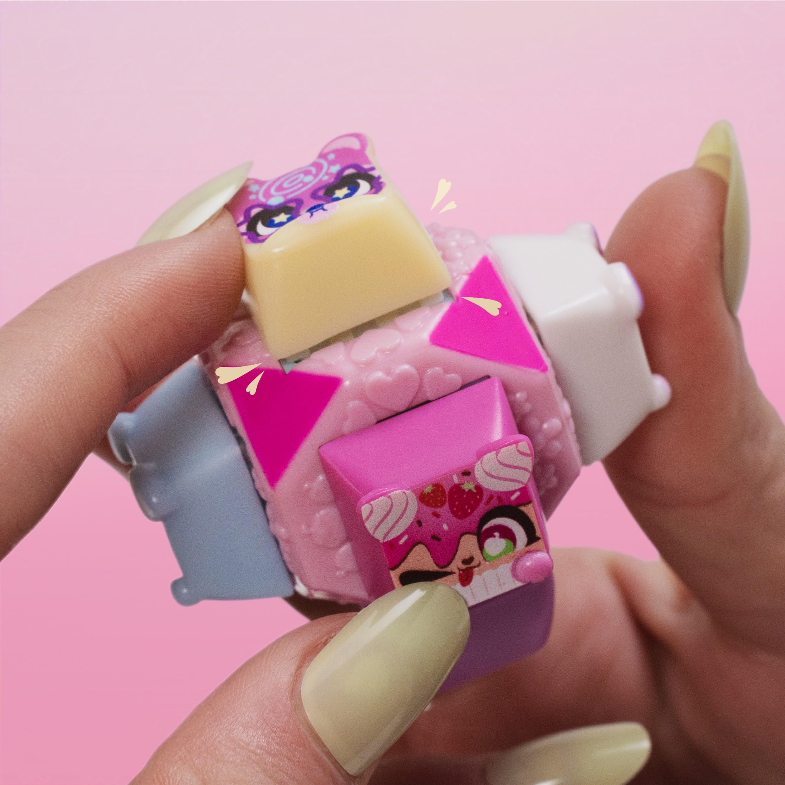 Clickeez Deluxe Keychain Fidget Cube | Collectibe Character Keyboard Keys Click and Clack | Create Your Own Fidget Keychain | Ages 6+