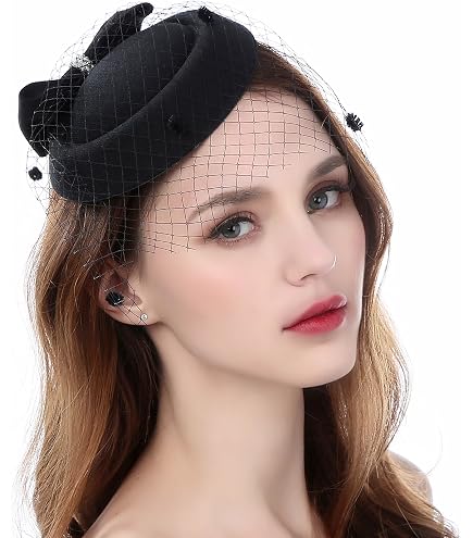 Amazon.com: Long Cigarette Holder Plastic Costume Accessory-Flapper,  Beatnik : Clothing, Shoes & Jewelry