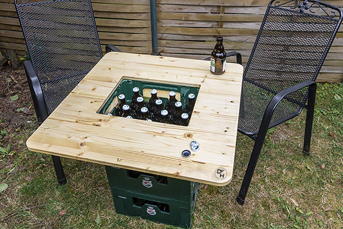 Amazon De Hermes24 Stehtisch Bistrotisch Eckig 71x71 Cm Bkta71fie Bierkastentischaufsatz Fichte Geolt Bierkasten Partytisch Aufsatz