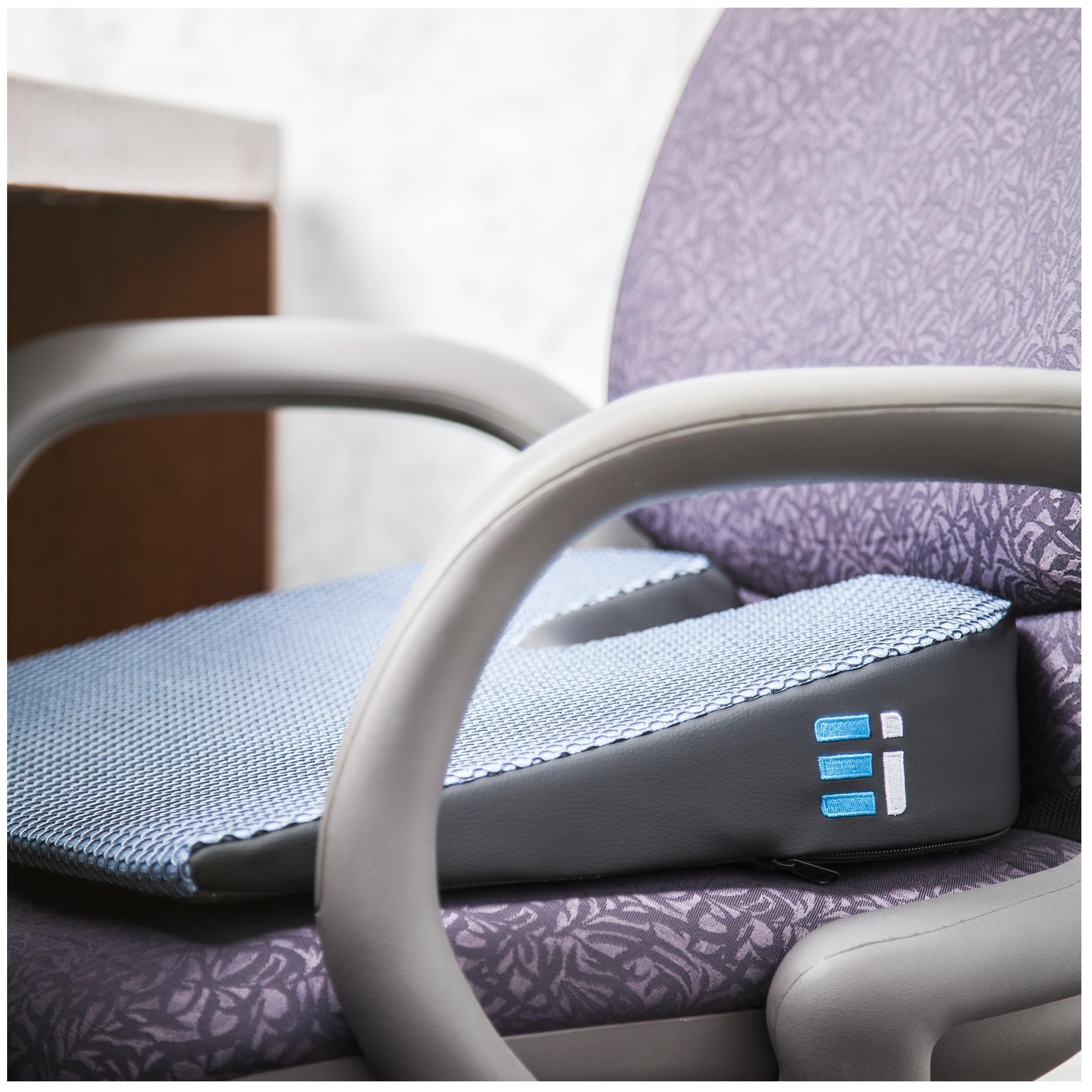 Memory Foam Wedge Seat Cushion for Car, Office - Truck Seat Cushion for Driver, Relief of Back Pain, Sciatica, Long Sitting - Non Slip Wedge Cushions Car Pillow for Driving Seats ‎17.5 x 15 x 3.5