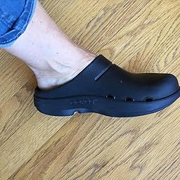 amazon oofos clogs