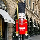 CDL 6ft Tall Life-Size Large/Giant Christmas Wooden Nutcracker Soldier Ornament on Stand Carry Ceremonial Gun for Indoor Outdoor Xmas/Event/Ceremonies/Commercial Decoration(6 feet, Soldier red k07)