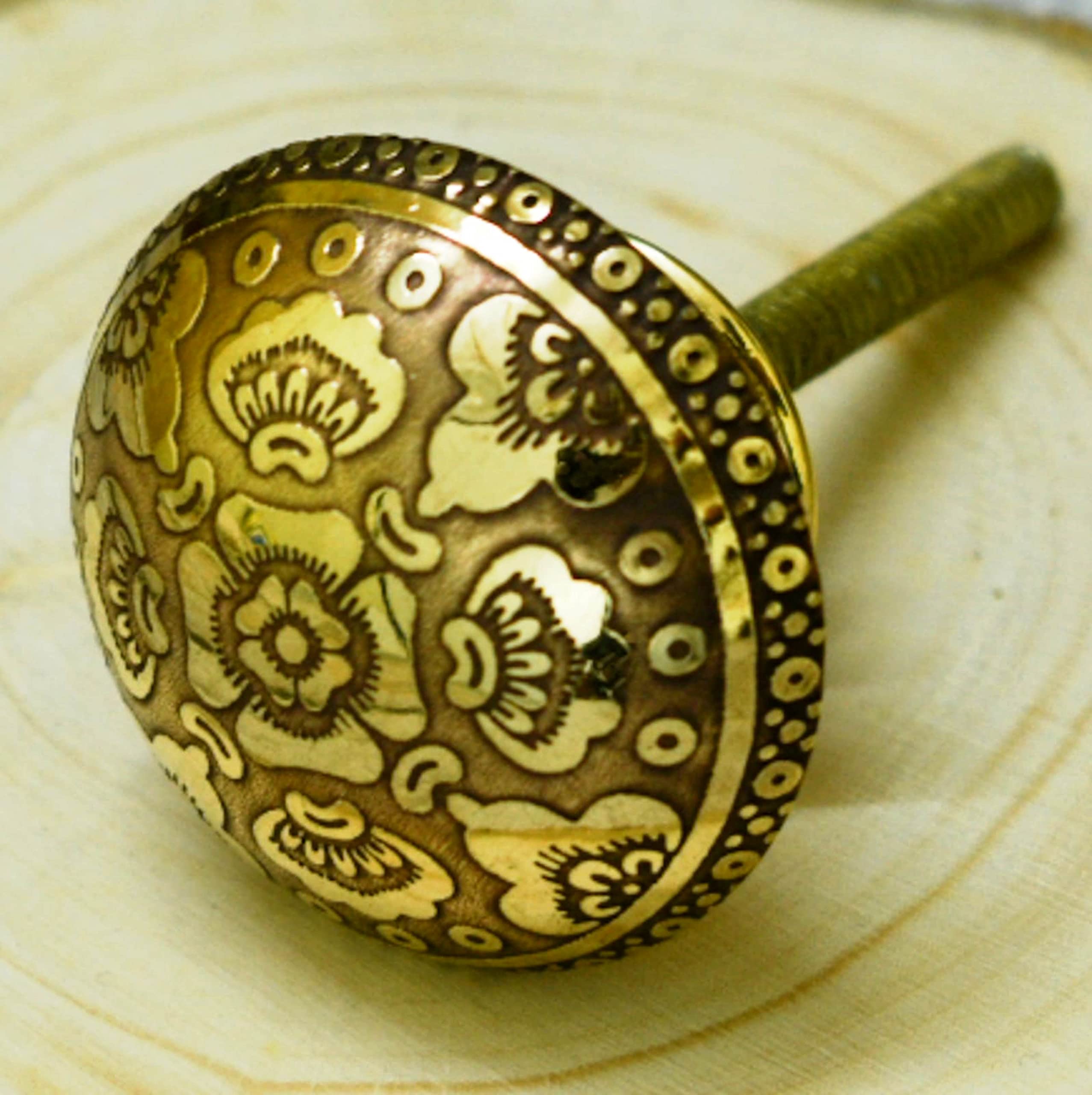 ARTISNO Floral Round Brass Drawer Knobs-Elegant Furniture and Cabinet Pull Handle in Solid Brass Metal, Modern Cabinet Pulls and Knobs (Design 1)