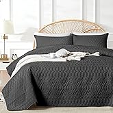 akkialla King/Cal King Size Quilt Bedding Set,Black Lightweight Microfiber Soft Bedspread,Modern Style Geometric Pattern Coverlet Set for All Seasons,3 Piece(1 Quilt,2 Pillow Shams)