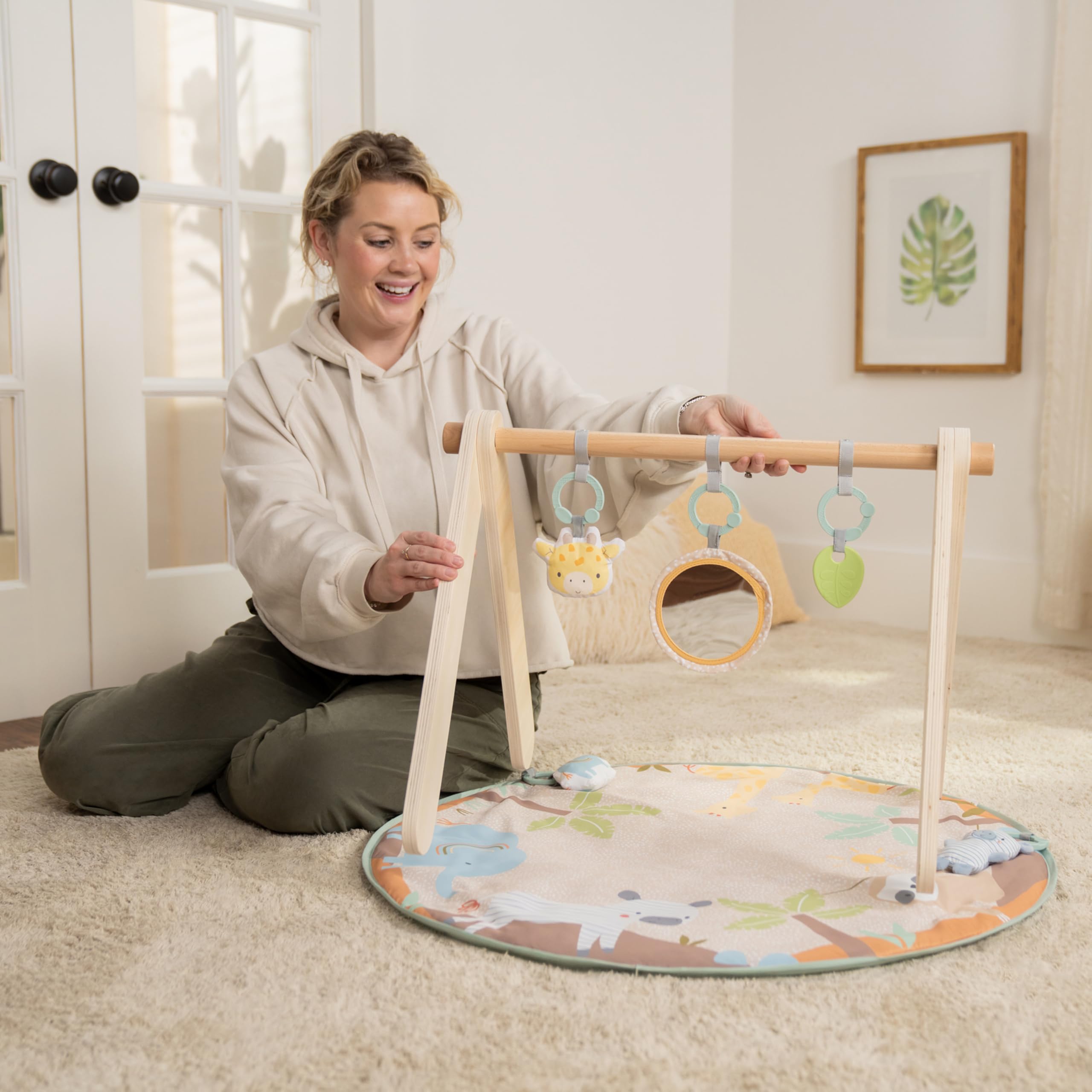 Ingenuity Wonder & Wood Baby Spielmatte & Holzspielzeugbogen - Spielgerät für Baby, faltbare A-Rahmenstange mit 3 herausnehmbaren Spielzeugen, maschinenwaschbare Matte, Unisex, für Alter 0-36 Monate 9