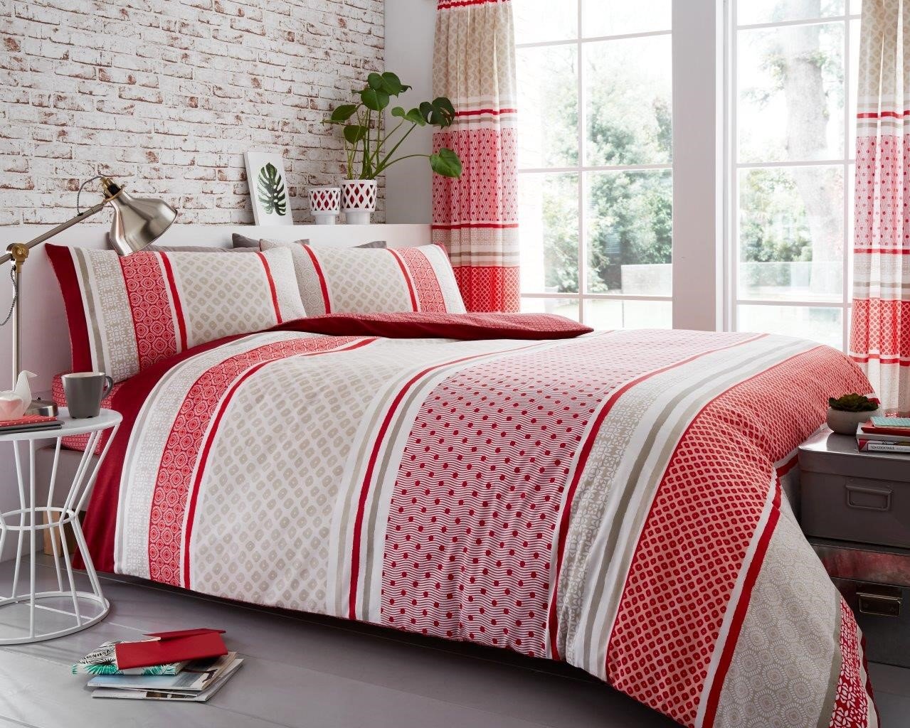 Gaveno Cavailia Charter Stripe Luxurious Bed Set with Duvet Cover and Pillow Cases, Polyester-Cotton, King - Natural — image 1